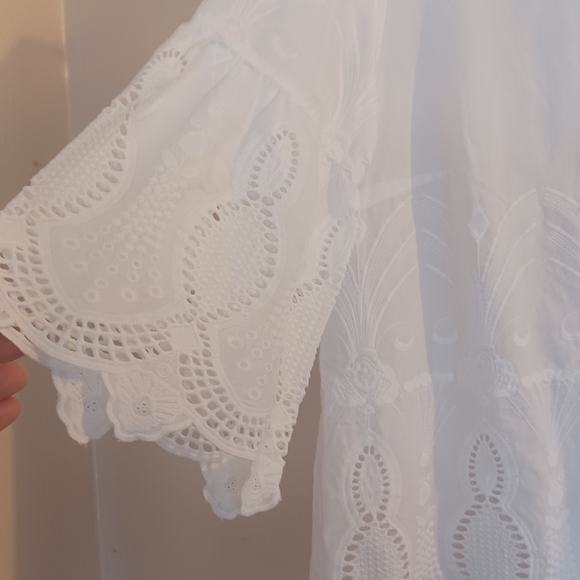 Beautiful 100% cotton top. Excellent condition. - Picture 4 of 9